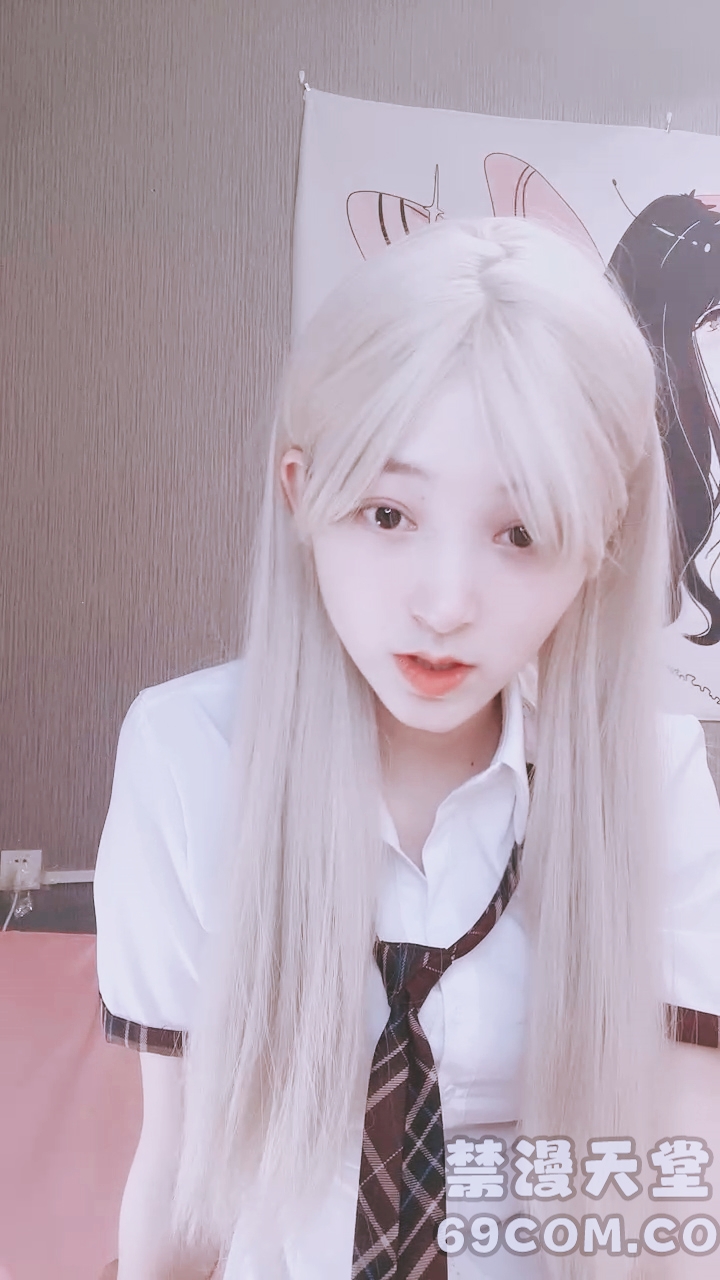 【禁漫直播】极品尤物！甜美少女！JK装活力十足,被胖大叔爆操,骑脸足交,上位操美臀,爽的美女流出白浆