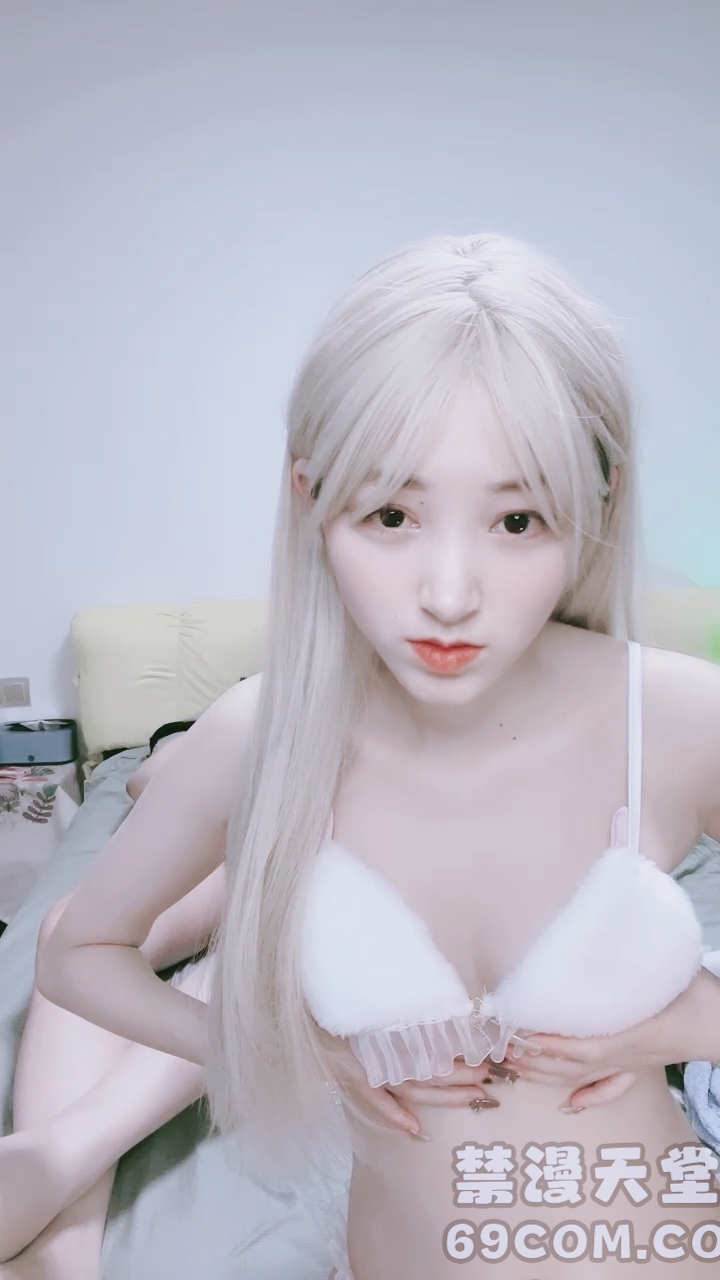 【禁漫直播】极品尤物！甜美少女！黑丝美腿,被胖大叔爆操,抱着美臀骑乘位深插,射在菊花上,爽的浪叫