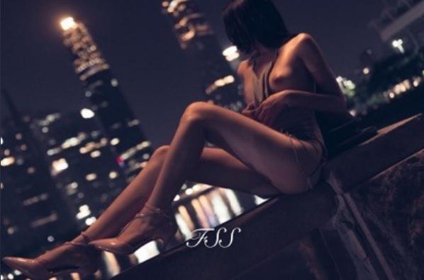 【楼道调教】大二女生挑战楼道打炮惊险又刺激