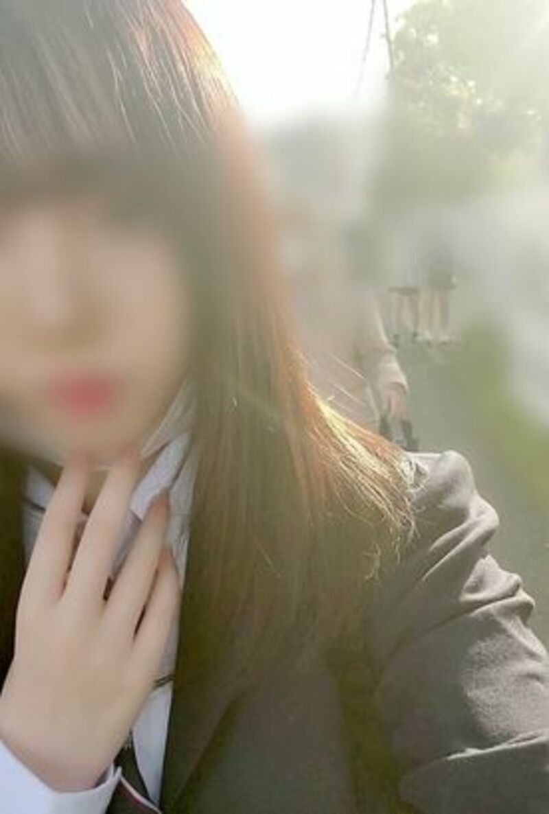 FC2精品无码PPV-2970997 【個人】現役高〇3〇生 学校までお迎え 我慢出来ずに学校前フェラ&ホテルで初め2て